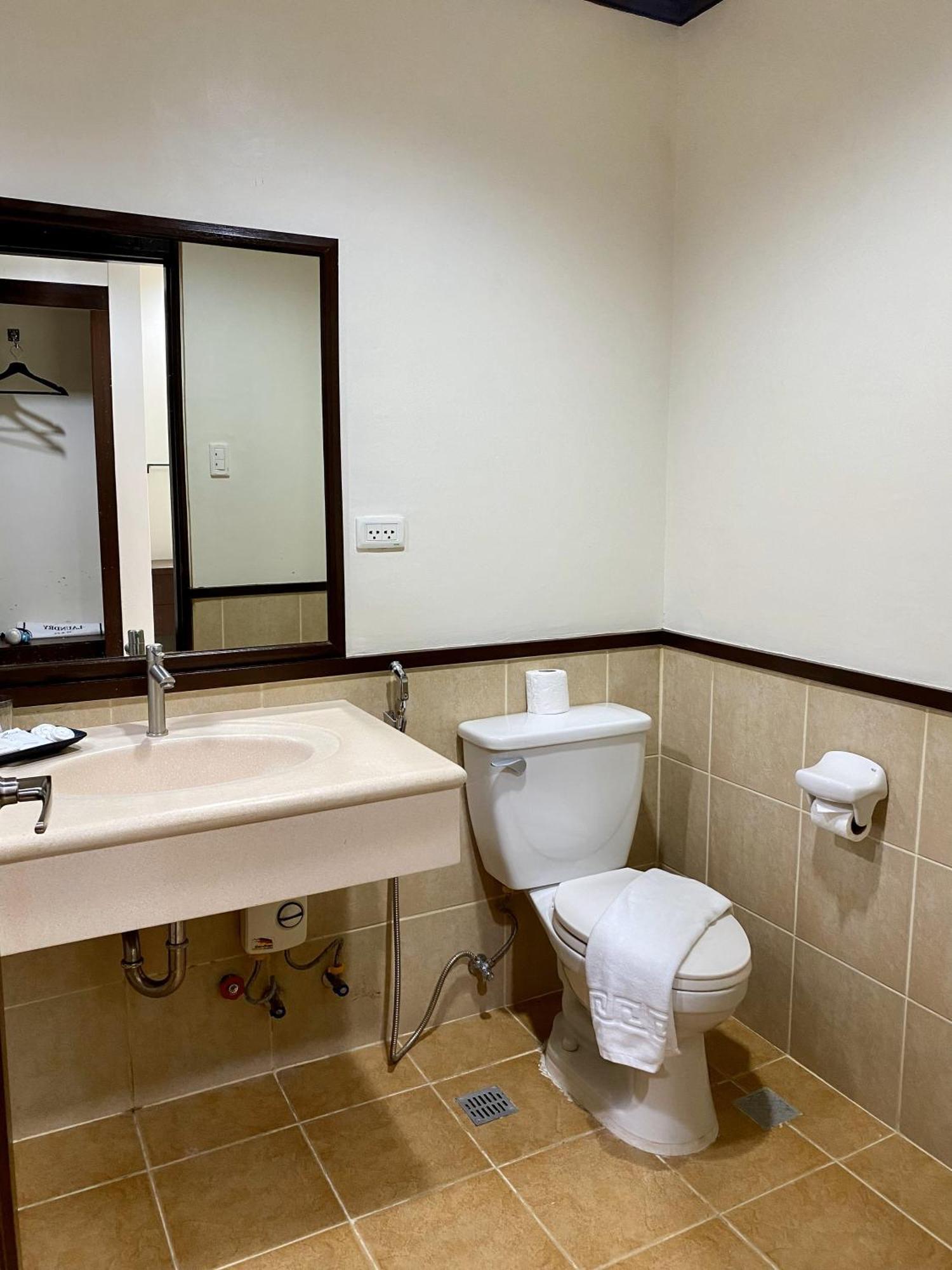 Plaza Del Norte Hotel And Convention Center Laoag Luaran gambar